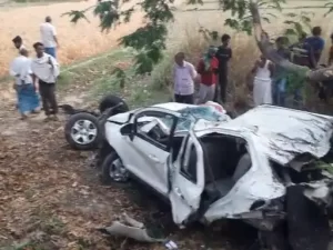 जमुई में सड़क हादसे में 03 युवकों की मौत, 100KM/H की रफ्तार में पेड़ से टकराई कार, सभी बारात से लौट रहे थे